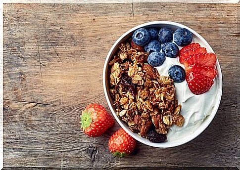 healthy breakfasts fruit nuts