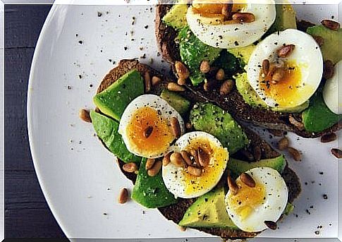 egg and avocado sandwiches