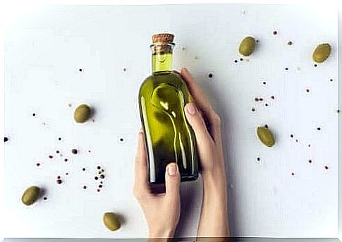 Olive oil for brittle nails