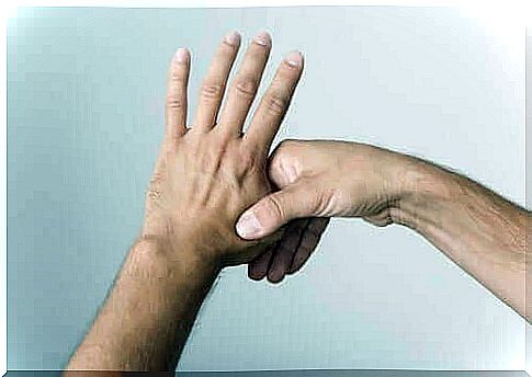 Grasping the thumb - hand nerves