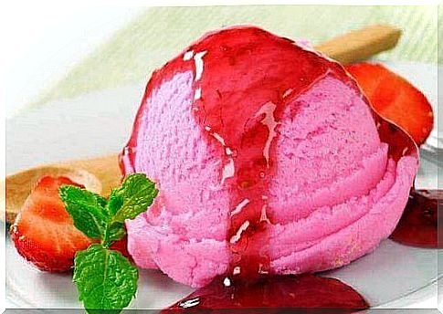 Healthier desserts - strawberry ice cream