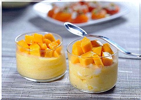 Healthier mango mousse desserts