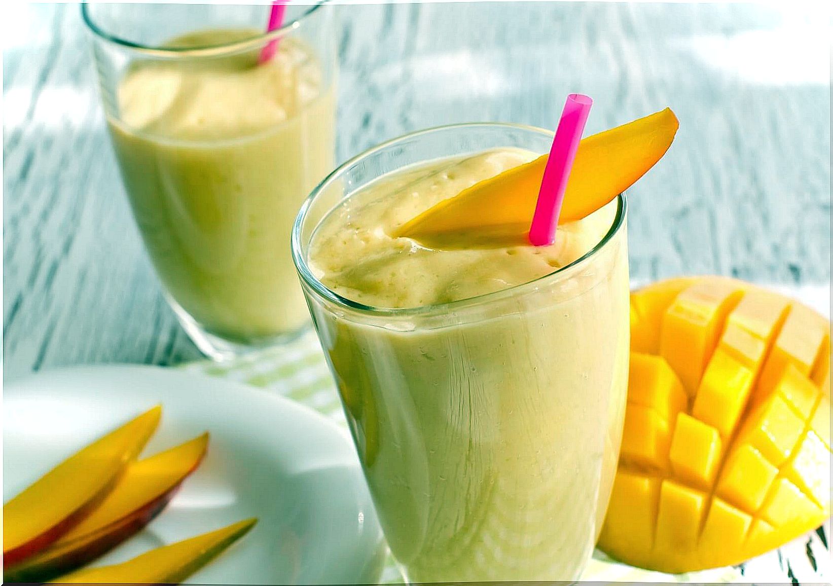 Mango smoothie fights constipation