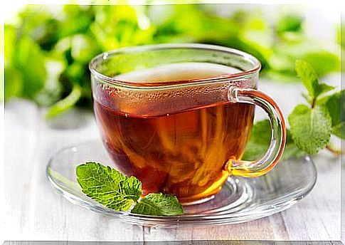 Mint tea for headache and stomach ache