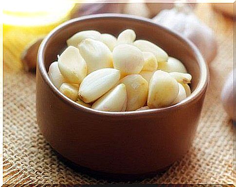 Raw garlic