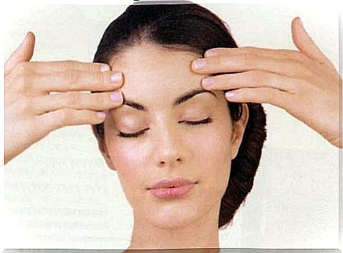 Exercises for sagging facial skin, forehead tightening